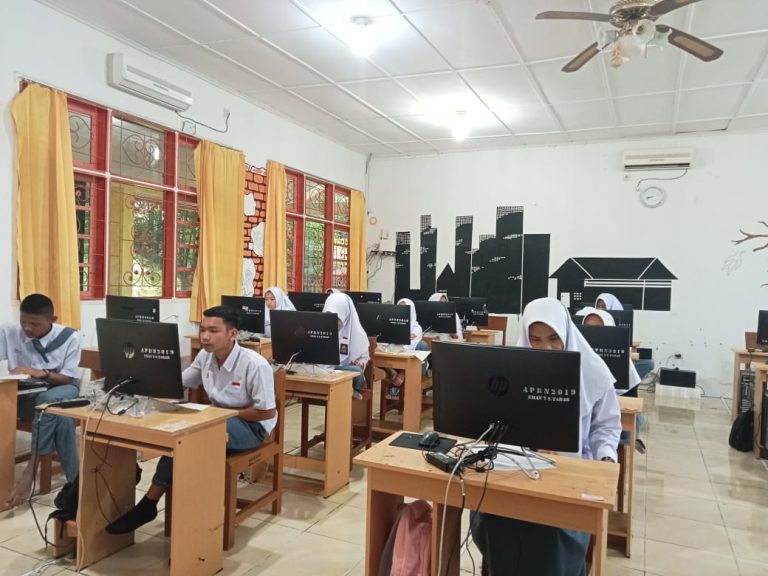 Siswa SMAN 2 Sungai Tarab Laksanakan ANBK